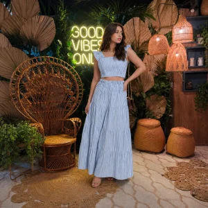 Conjunto Feminino Cropped + Saia Midi Listrada com Amarração nas Costas